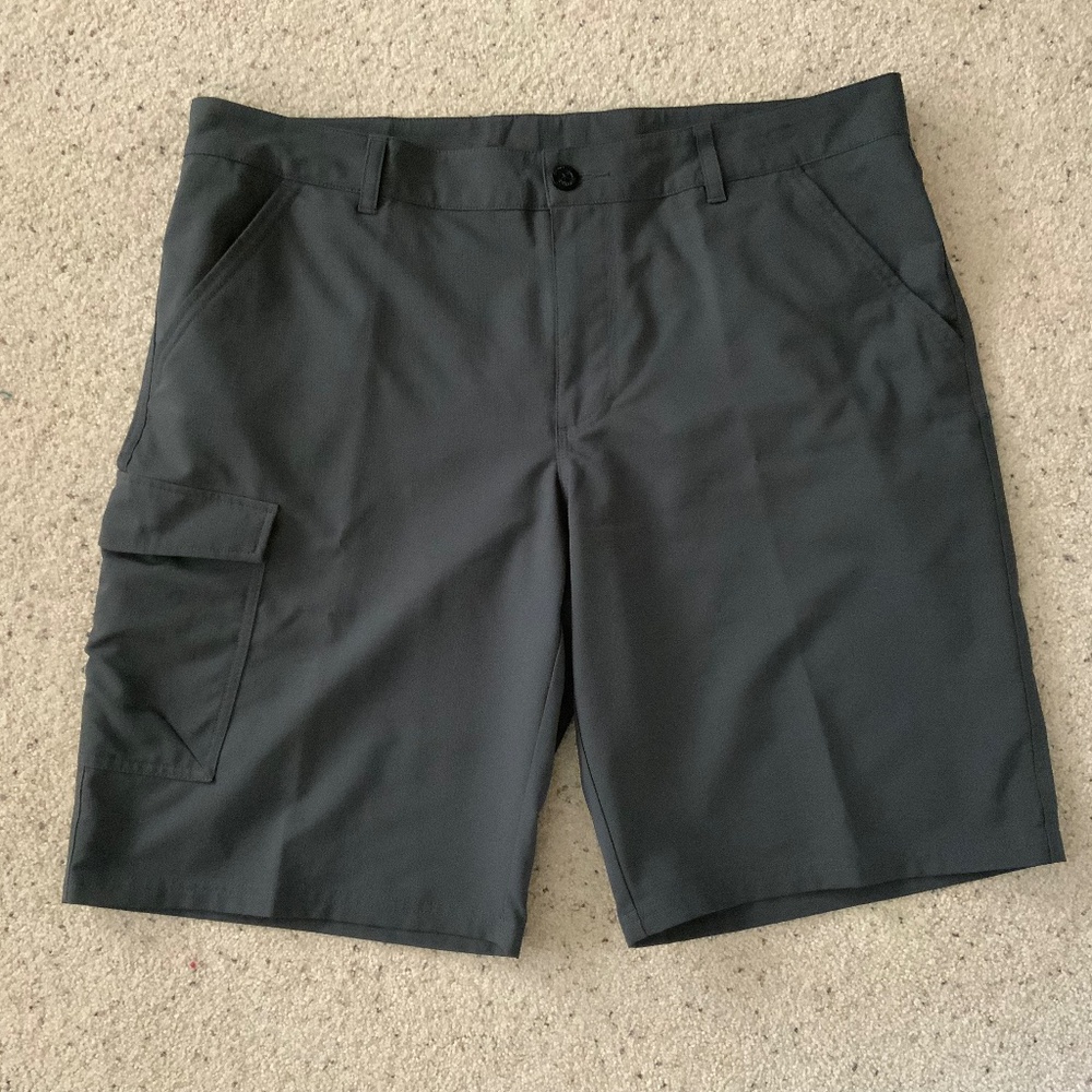 Columbia Omni-Shade Shorts, 40W, 11L, Grey